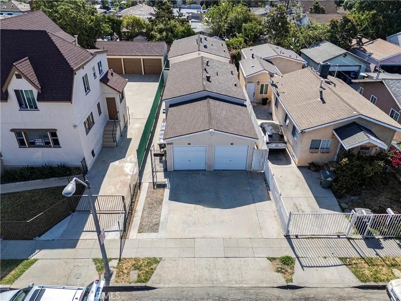 9234 Elizabeth Avenue