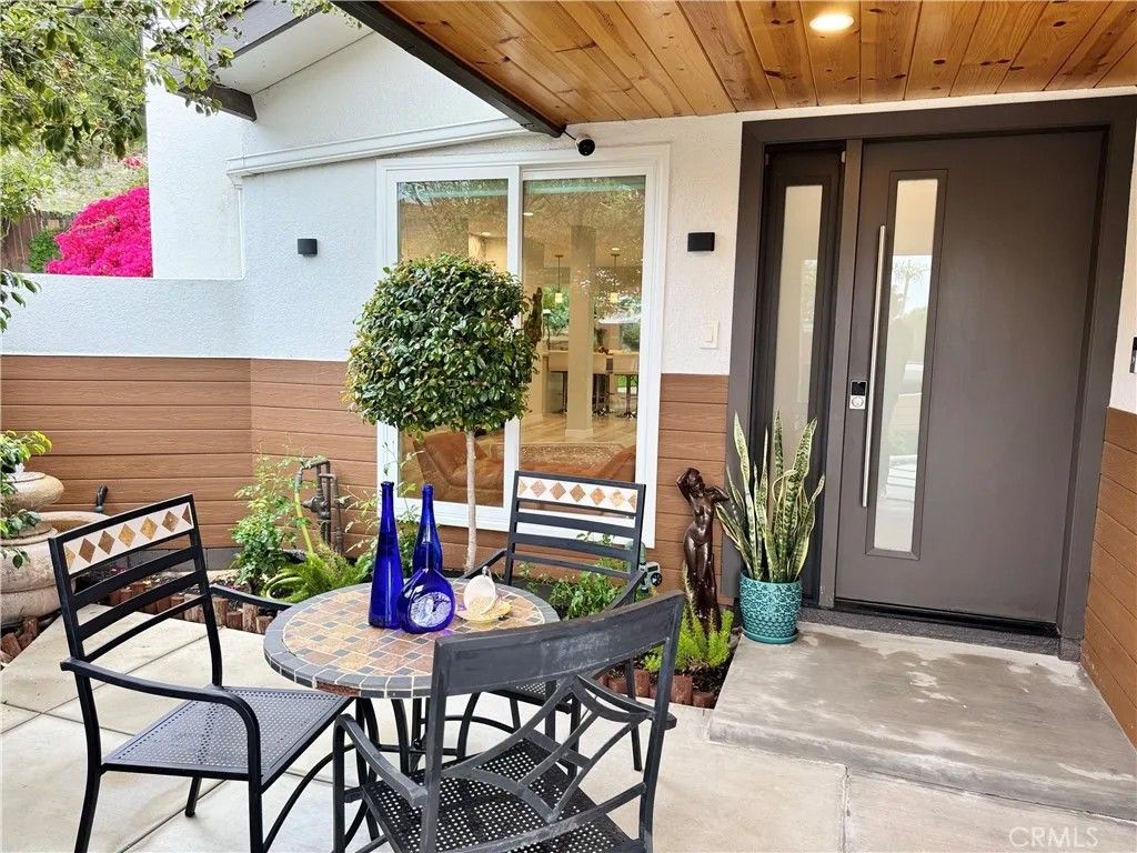 Photo of 27141 Via Noveno, Mission Viejo, CA 92691 (MLS # OC25271585)