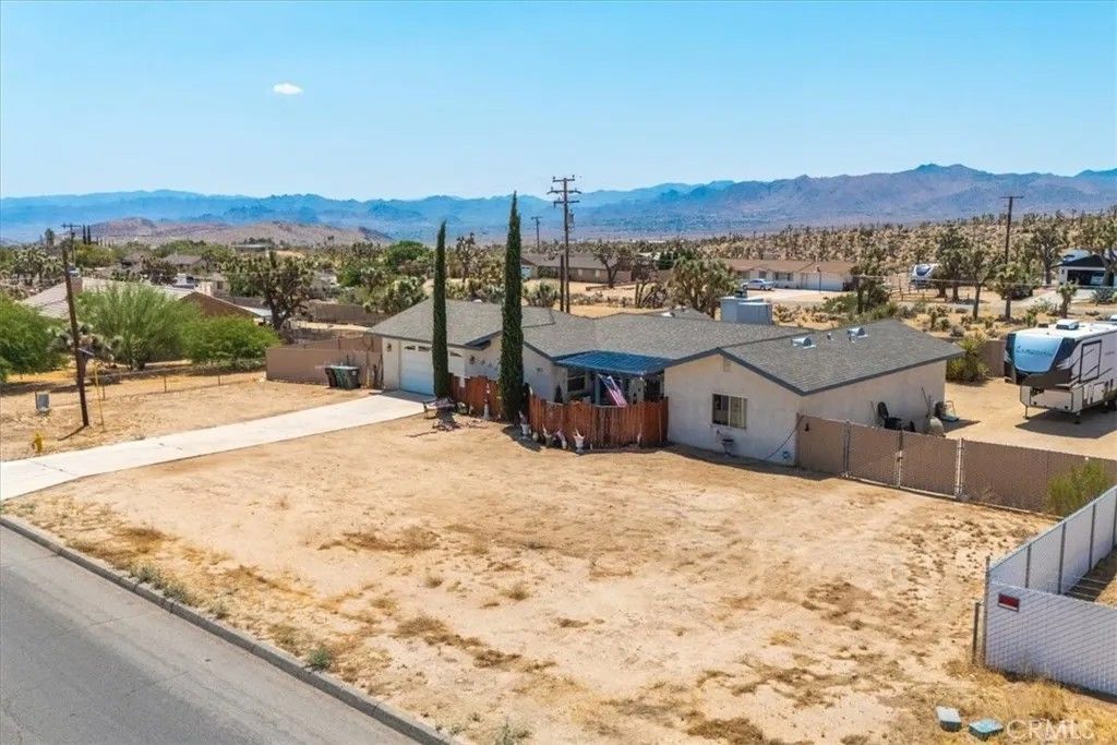 Photo of 58583 Buena Vista Drive, Yucca Valley, CA 92284 (MLS # JT26069409)