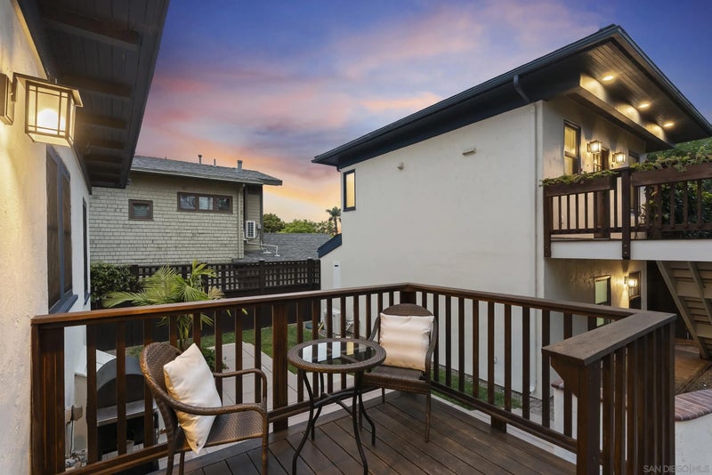 2124 Hickory