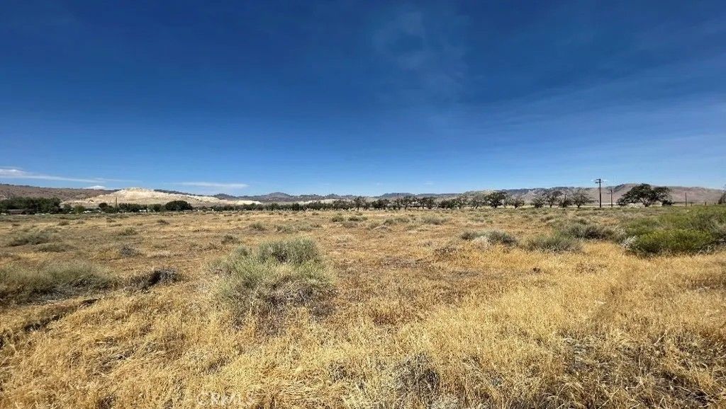 Photo of 15000 Highline, Tehachapi, CA 93561 (MLS # SR26056292)