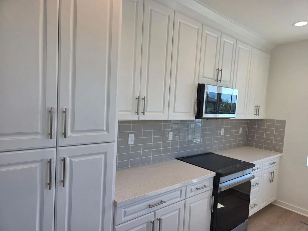 Photo of 724 Kingbird Loop, Oceanside, CA 92058 (MLS # 260003605)