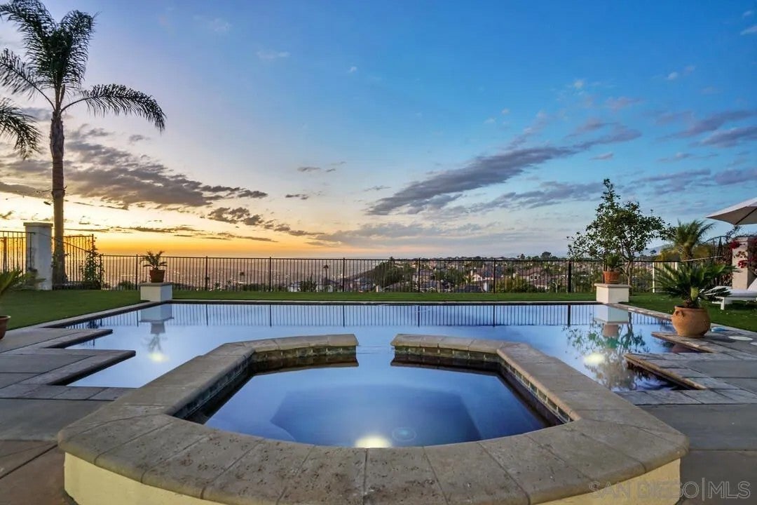 11310 Crystal Oaks Way
