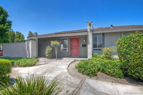 Photo of 440 Parkside Dr, Oceanside, CA 92058 (MLS # 260014634)