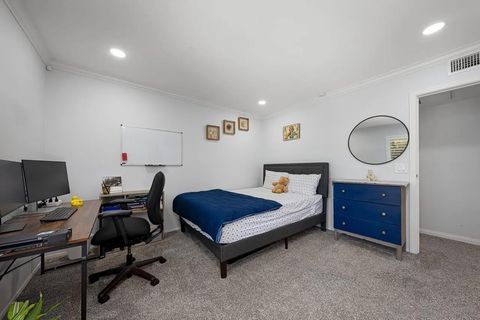 Tiny photo for 12015 Alta Carmel Ct #299, San Diego, CA 92128 (MLS # 250038649)