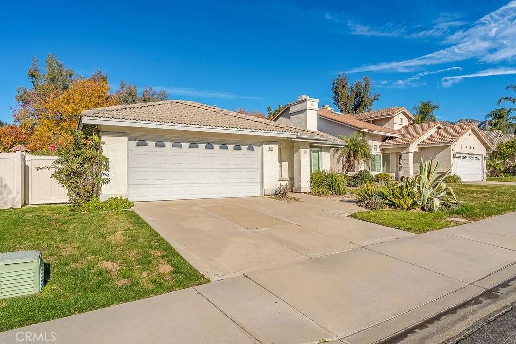 Photo of 7770 Somerset Lane, Highlands, CA 92346 (MLS # CV26006981)