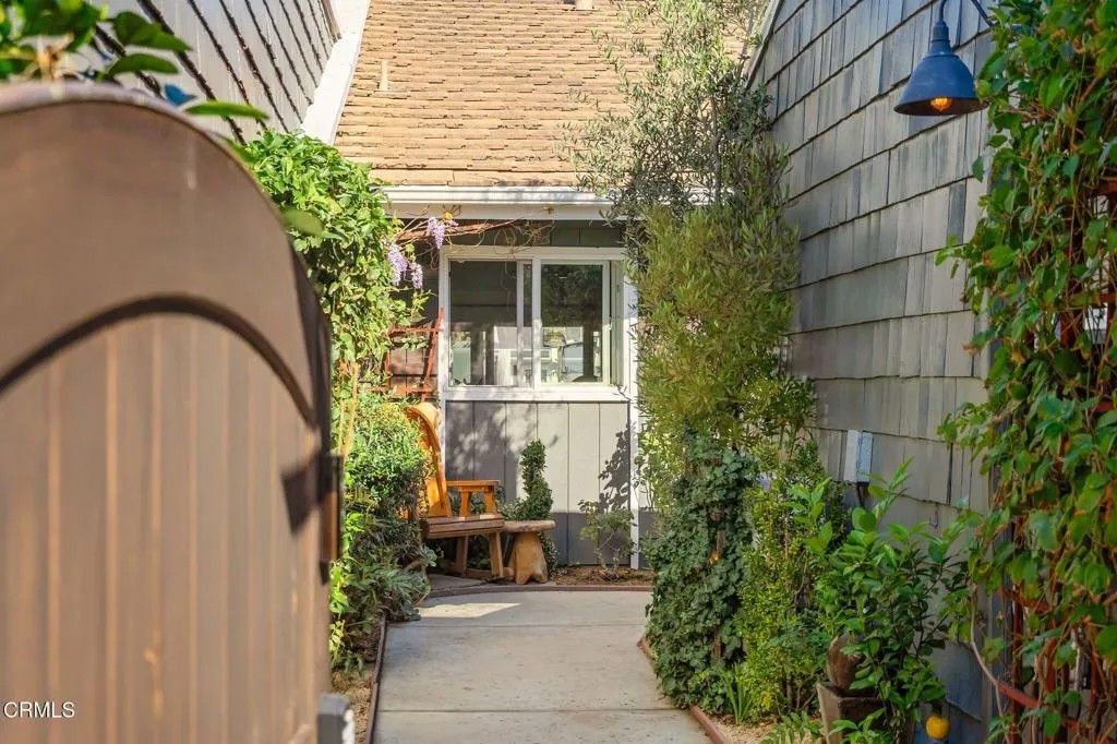 Photo of 4575 Gateshead Bay, Oxnard, CA 93035 (MLS # V1-35480)