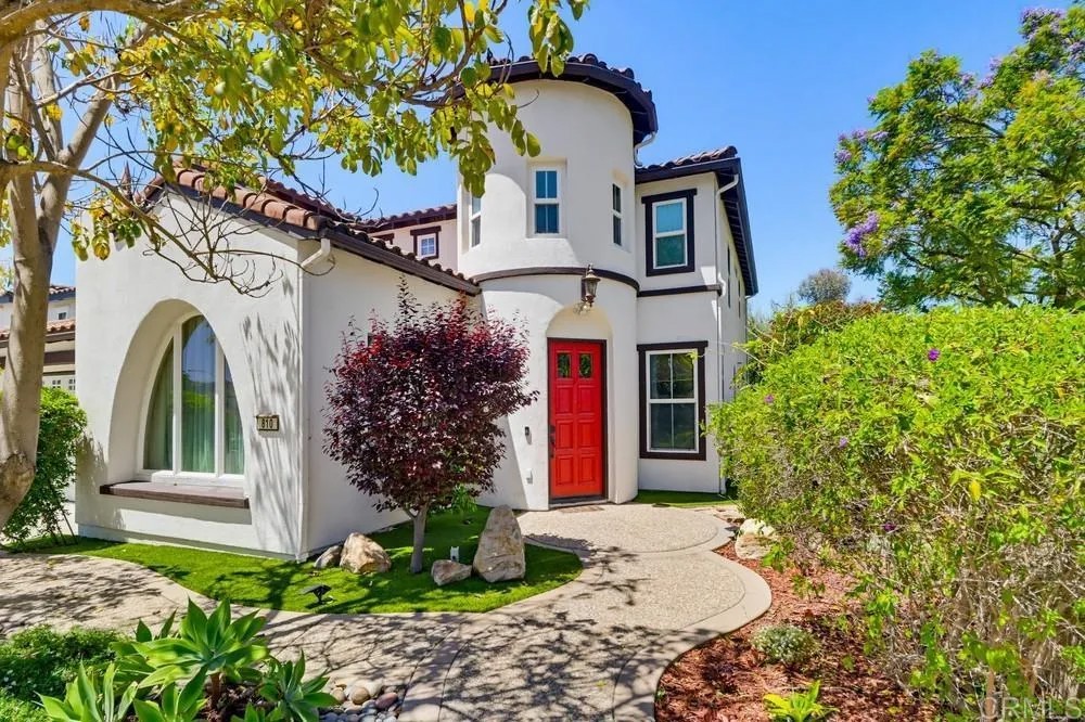 810 Scenic Terrace Pl