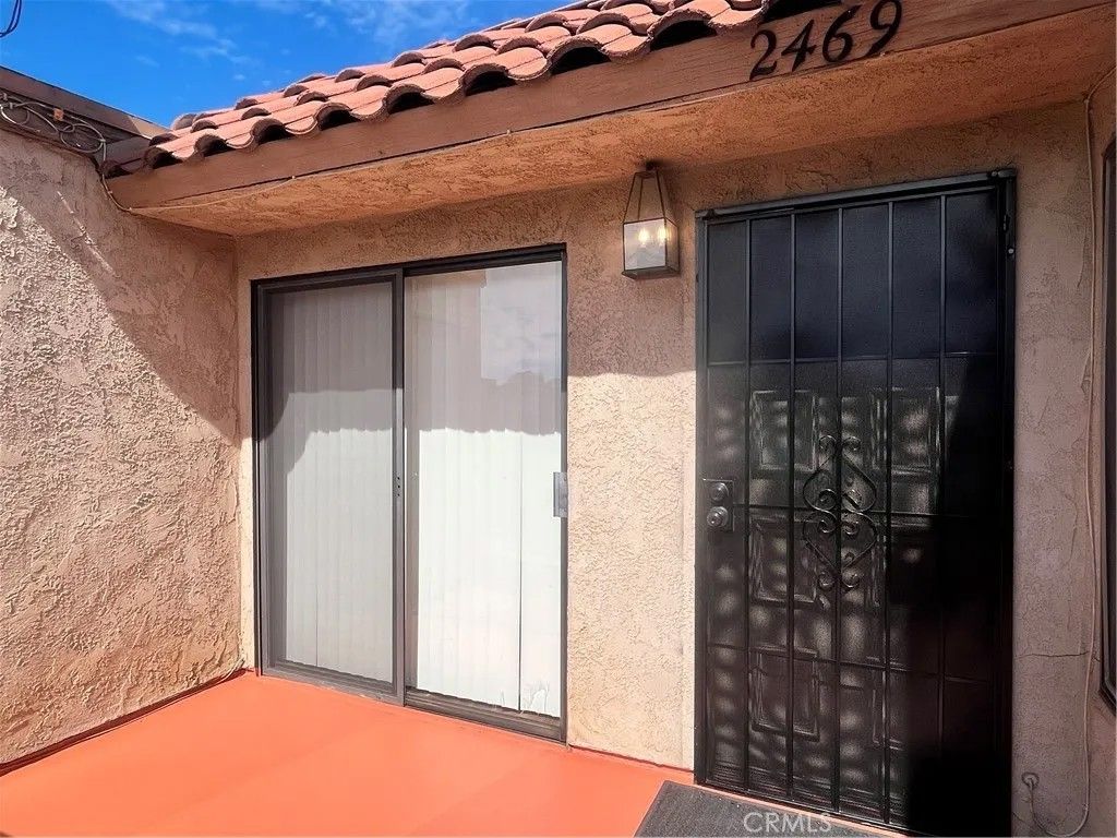 Photo of 2469 W Acacia Avenue, Hemet, CA 92545 (MLS # SW26004144)