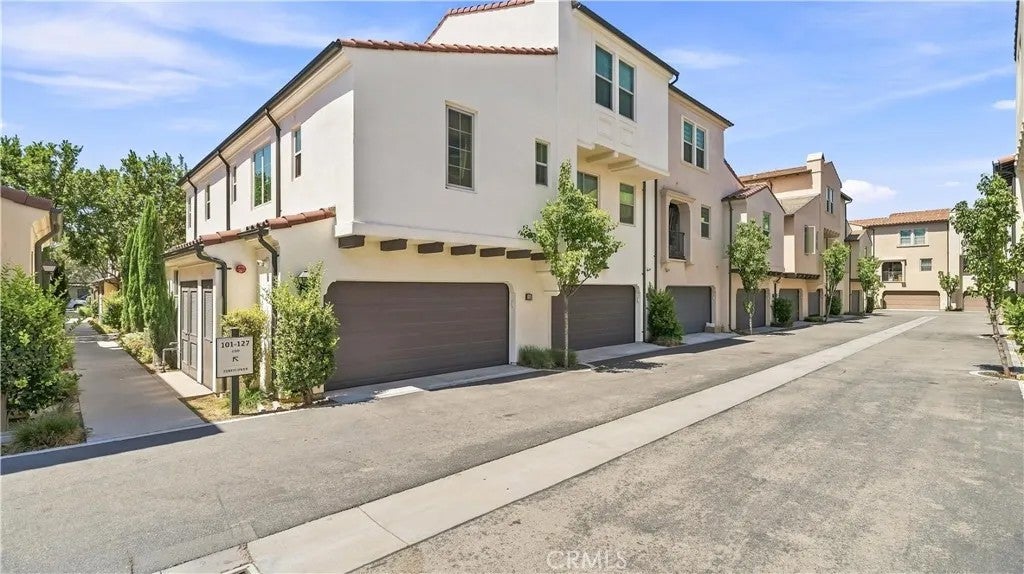 Photo of 115 Tubeflower, Irvine, CA 92618 (MLS # OC26205250)