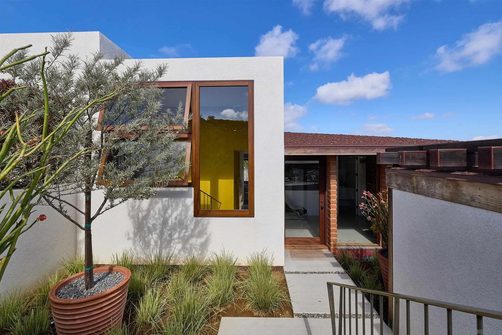 Photo of 3016 Rogers Street, San Diego, CA 92106 (MLS # 260004464)