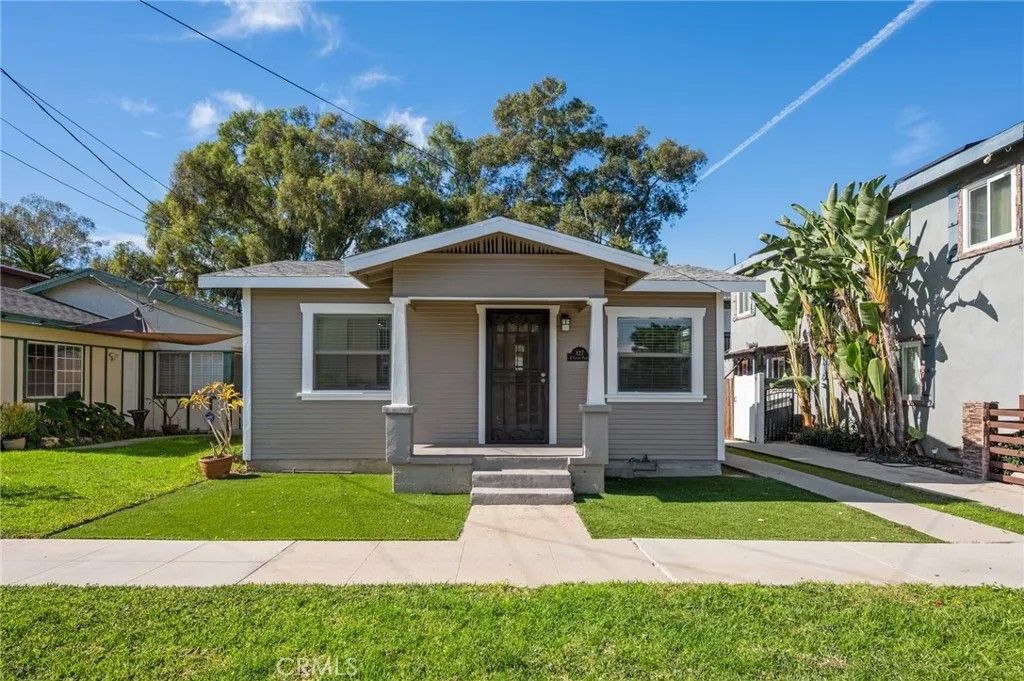 Photo of 827 N Gaffey Pl, San Pedro, CA 90731 (MLS # PV26016277)