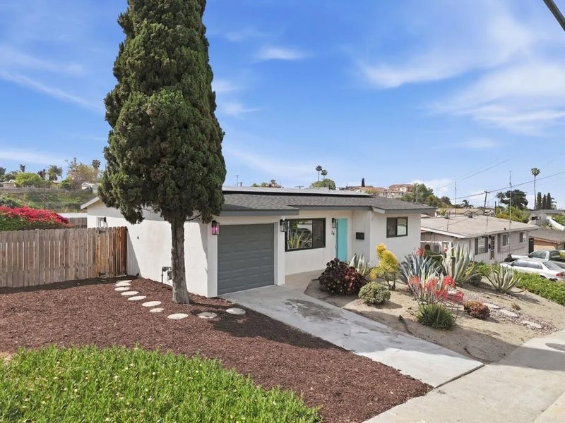24 E Palomar Street