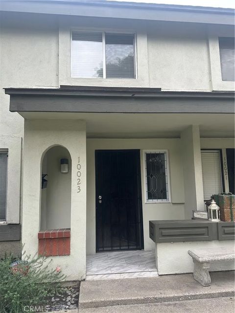 Photo of 10023 Karmont Avenue, South Gate, CA 90280 (MLS # SR25258501)