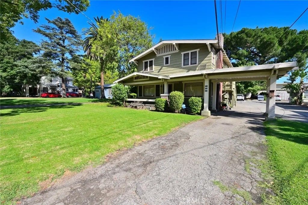 Photo of 536 N Madison Ave, Pasadena, CA 91101 (MLS # AR25269296)