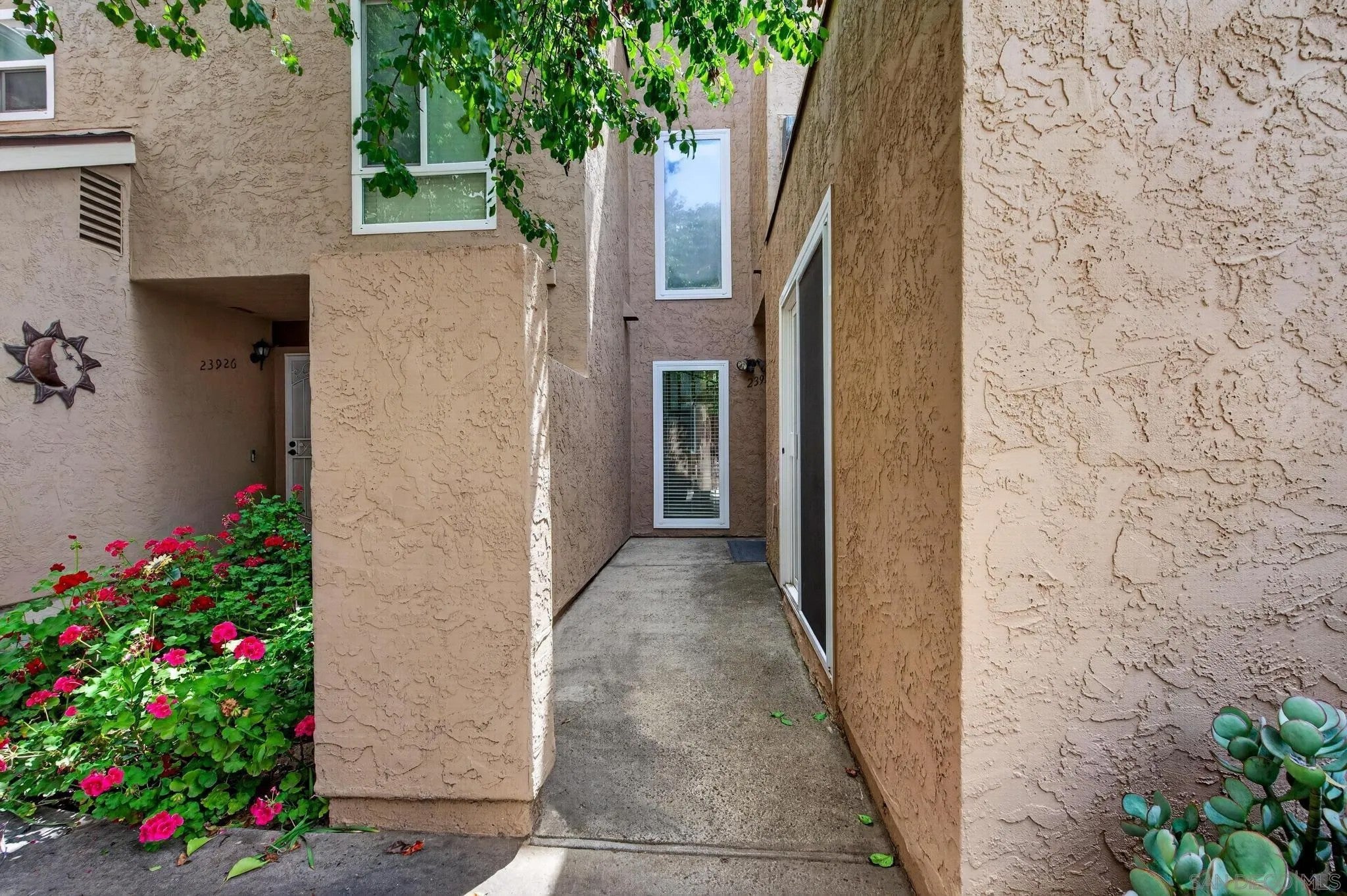 23928 Green Haven