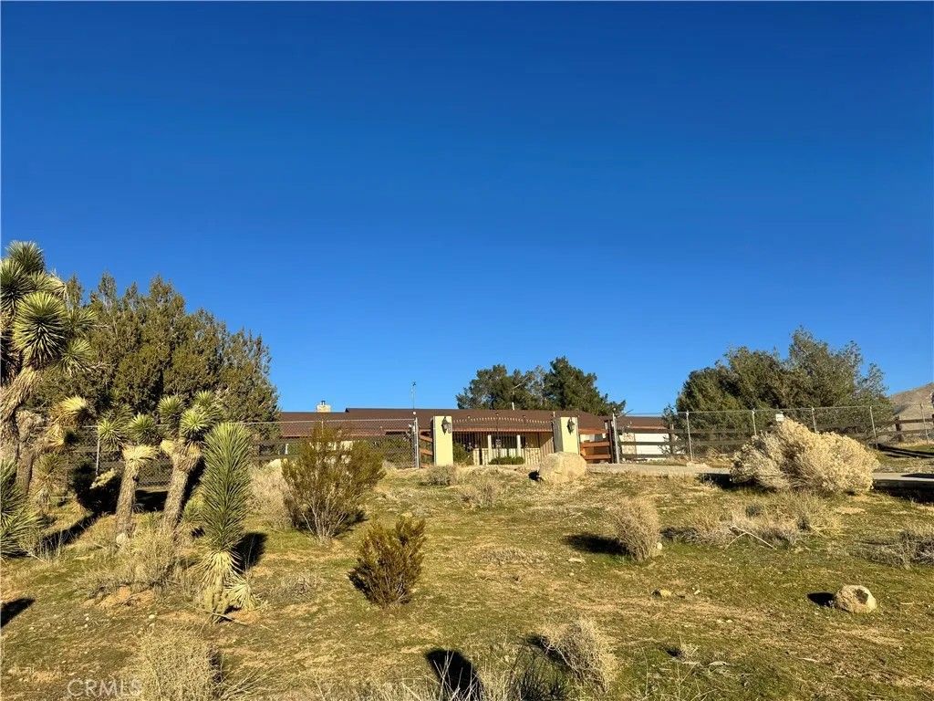 Photo of 19574 Happy Valley, Apple Valley, CA 92308 (MLS # TR25274399)