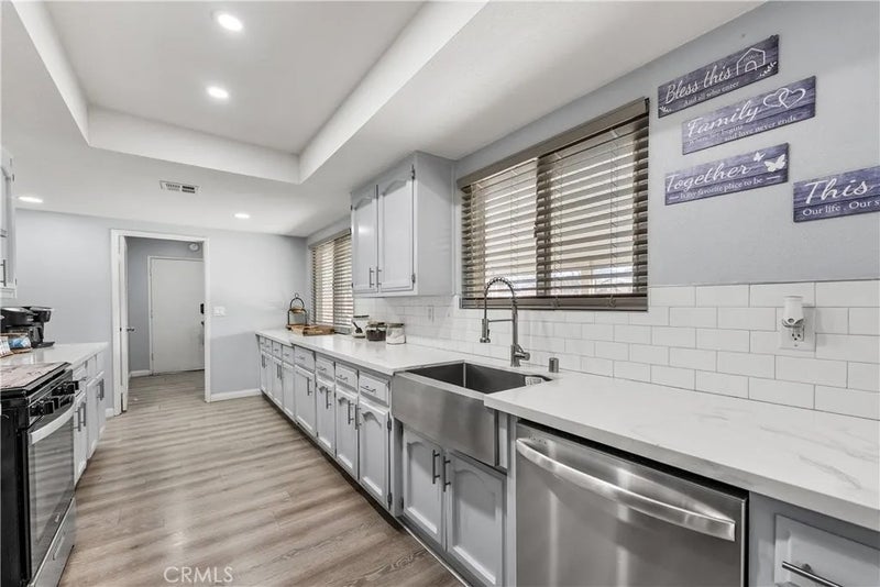8954 E Avenue T14