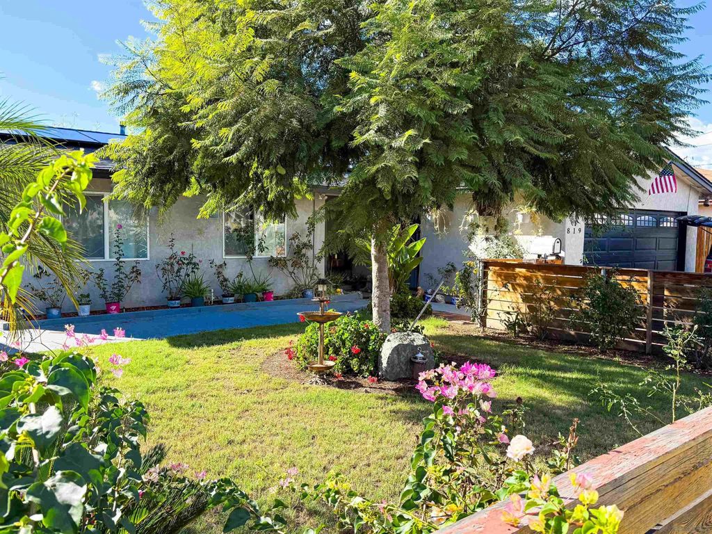 Photo of 819 N Rose St, Escondido, CA 92027 (MLS # 250045221)