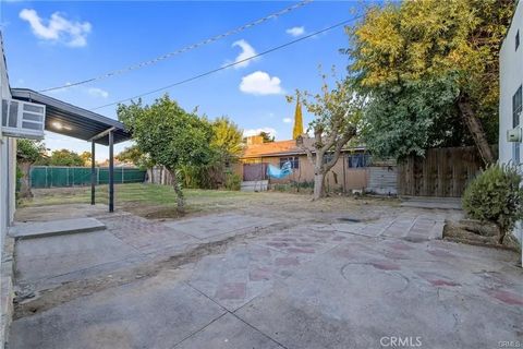 Tiny photo for 1107 Pacific St, Bakersfield, CA 93305 (MLS # OC25238332)