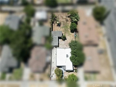 Tiny photo for 1107 Pacific St, Bakersfield, CA 93305 (MLS # OC25238332)
