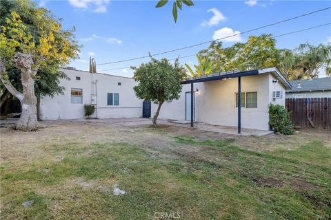 Tiny photo for 1107 Pacific St, Bakersfield, CA 93305 (MLS # OC25238332)