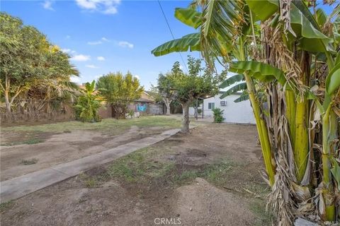 Tiny photo for 1107 Pacific St, Bakersfield, CA 93305 (MLS # OC25238332)