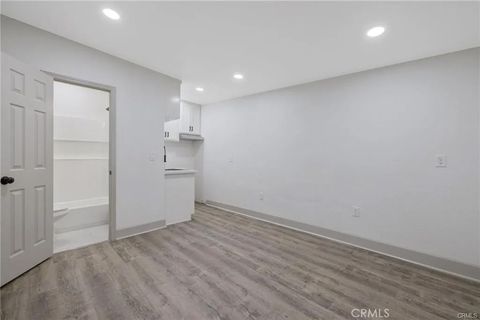 Tiny photo for 1107 Pacific St, Bakersfield, CA 93305 (MLS # OC25238332)