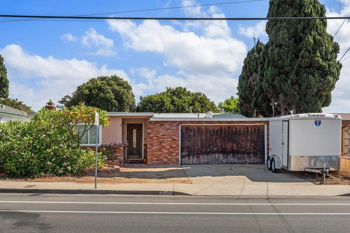 2141 Boundary