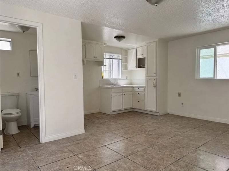2749 Live Oak Street