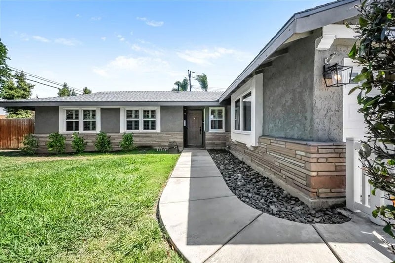 5972 Meadowlark Drive
