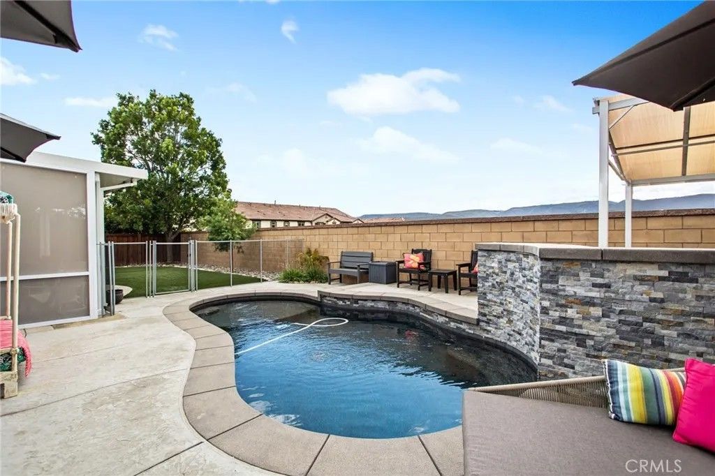 Photo of 24061 Grafton Avenue, Murrieta, CA 92562 (MLS # SW25244110)
