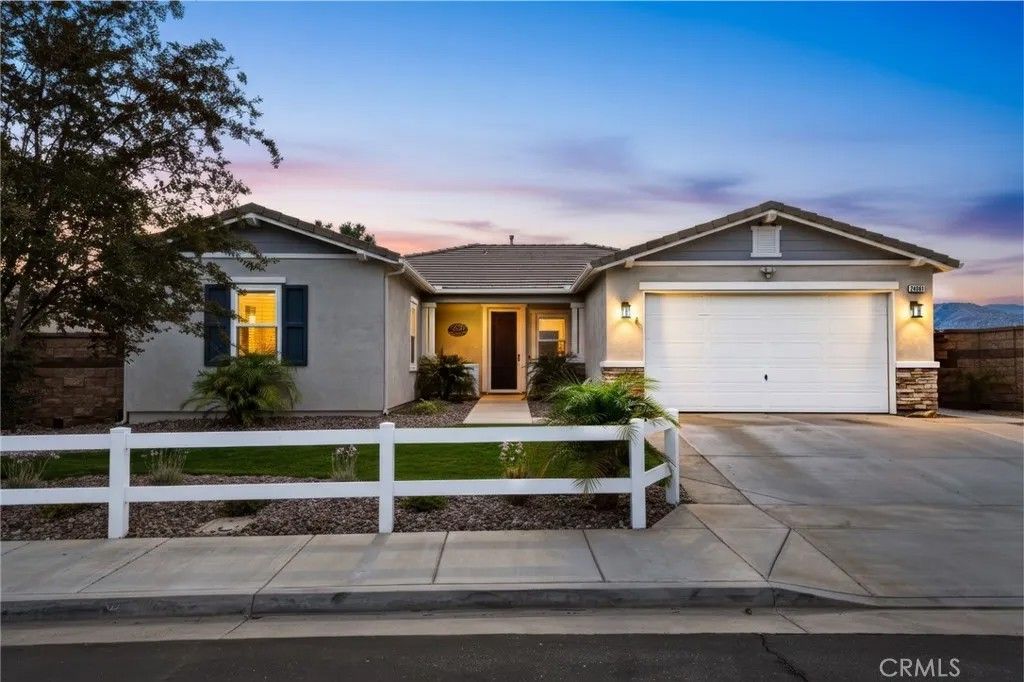 Photo of 24061 Grafton Avenue, Murrieta, CA 92562 (MLS # SW25244110)
