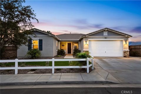 Photo of 24061 Grafton Avenue, Murrieta, CA 92562 (MLS # SW25244110)