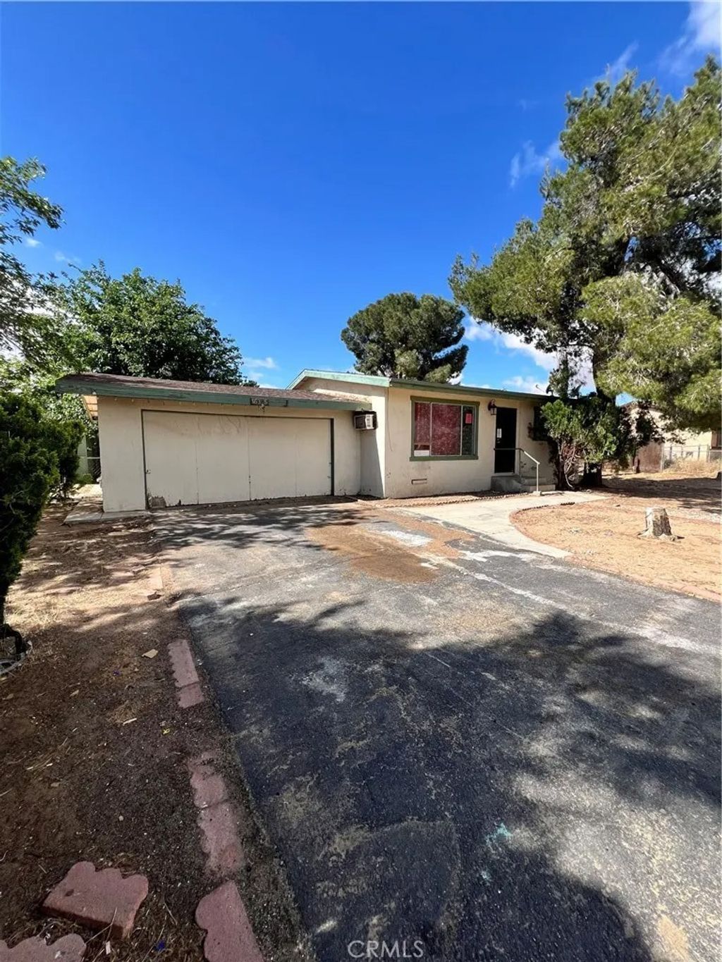 Photo of 16345 Cashew St, Hesperia, CA 92345 (MLS # HD26080379)
