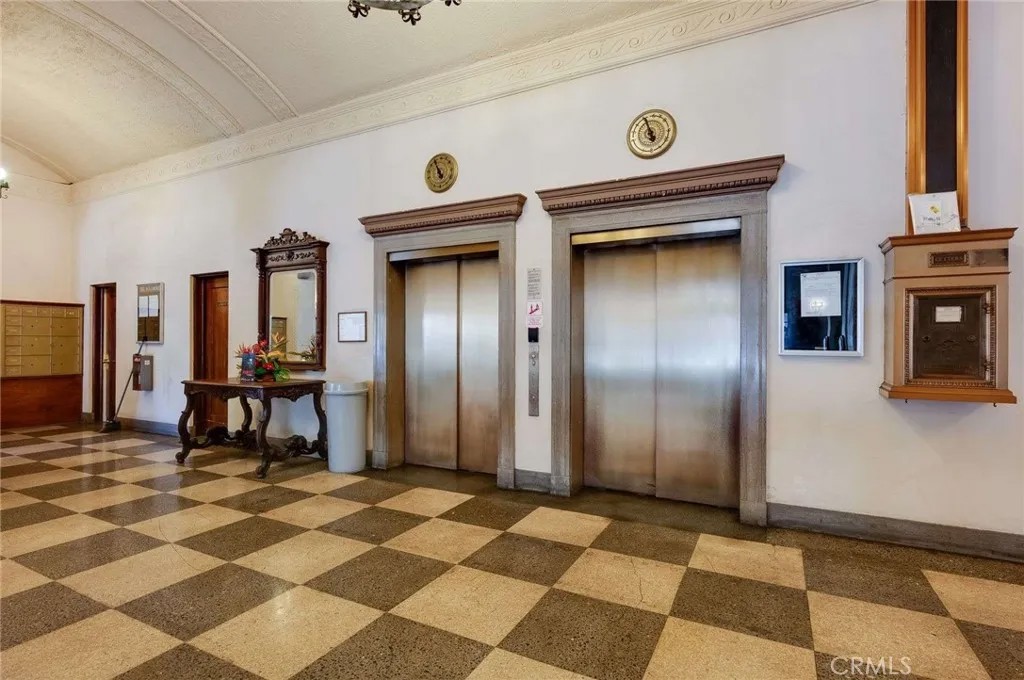 315 W 3rd 1011