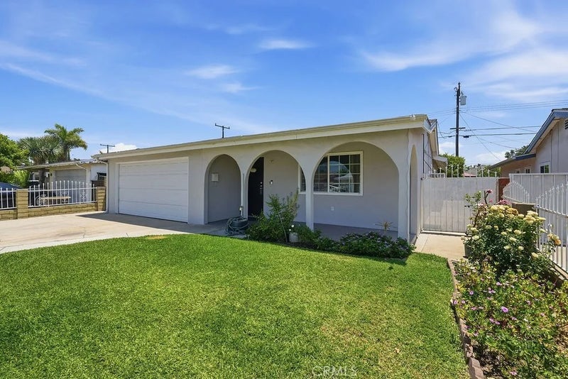 2224 Delnice Avenue
