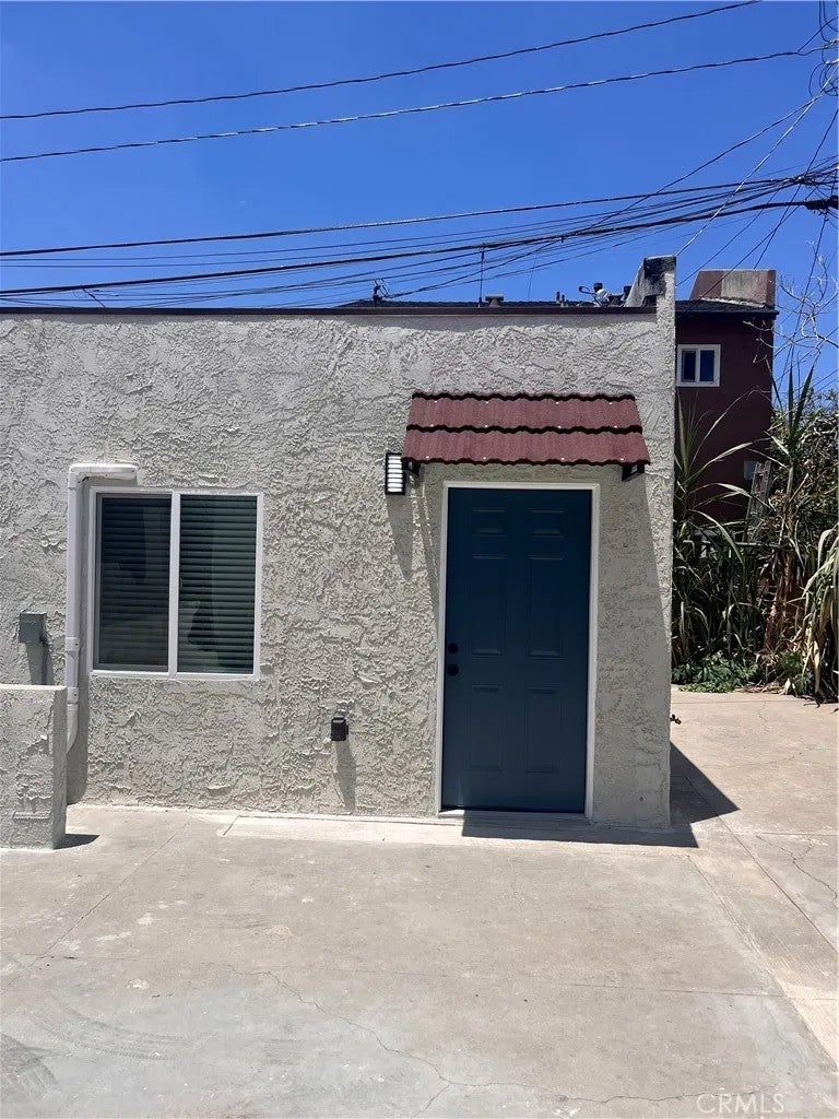 8939 Elizabeth Avenue
