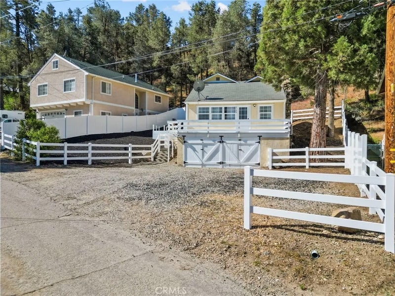 7106 Lakeview