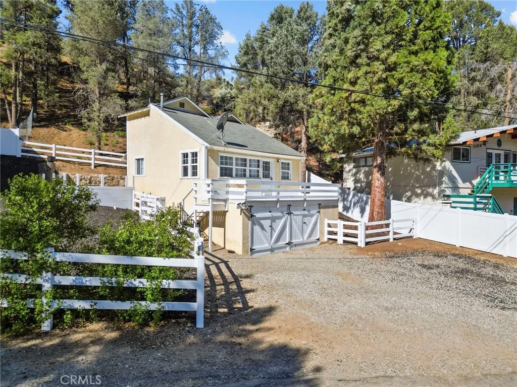 7106 Lakeview
