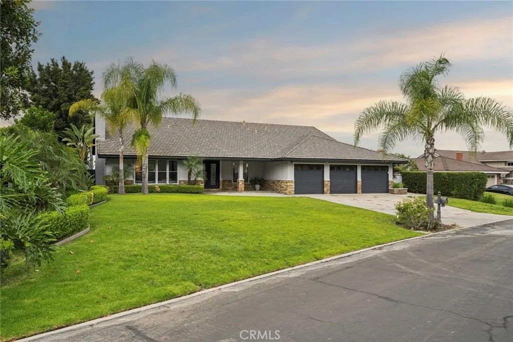 Photo of 6442 Acacia Ln, Yorba Linda, CA 92886 (MLS # OC26064064)