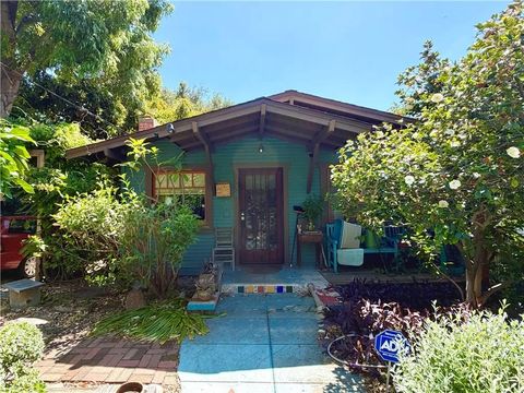 Photo of 336 W 8th Street, Claremont, CA 91711 (MLS # CV26081397)
