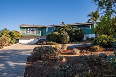 Photo of 717 Idaho Ave, Escondido, CA 92025 (MLS # 260021838)