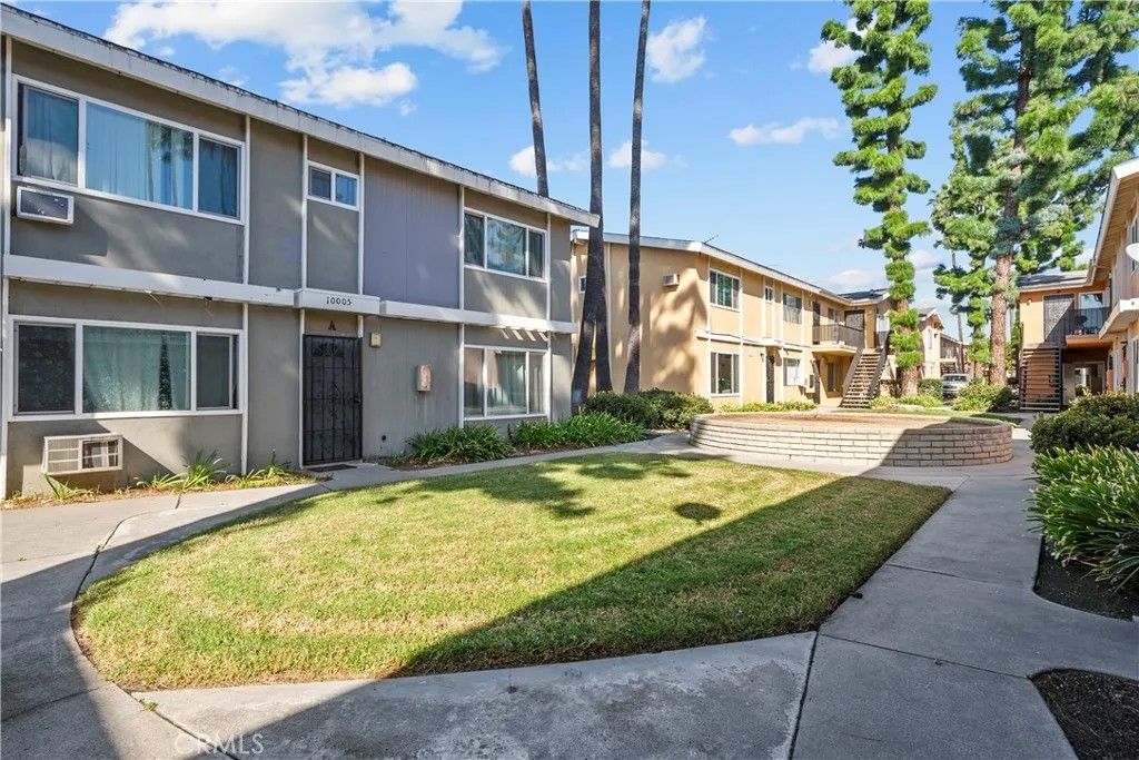 Photo of 10005 Sepulveda Blvd, Mission Hills (san Fernando), CA 91345 (MLS # SR25245262)