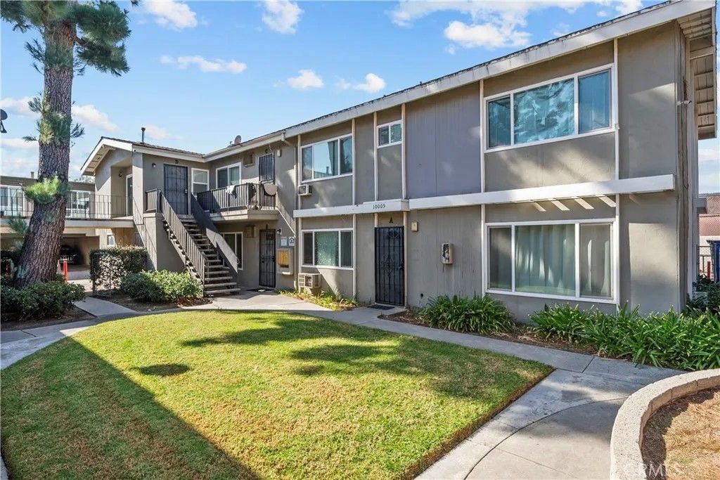 Photo of 10005 Sepulveda Blvd, Mission Hills (san Fernando), CA 91345 (MLS # SR25245262)