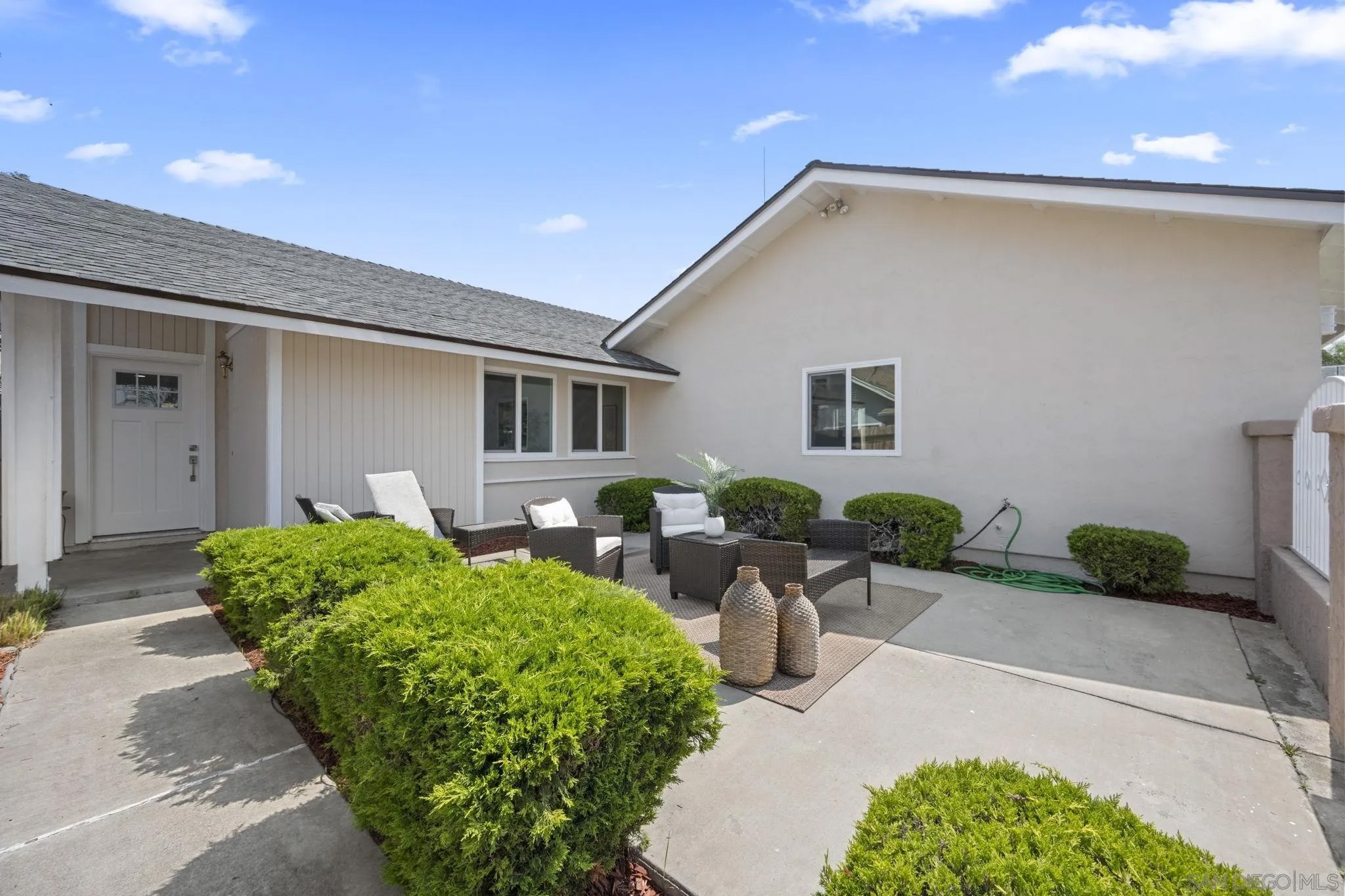 9236 Three Seasons Rd