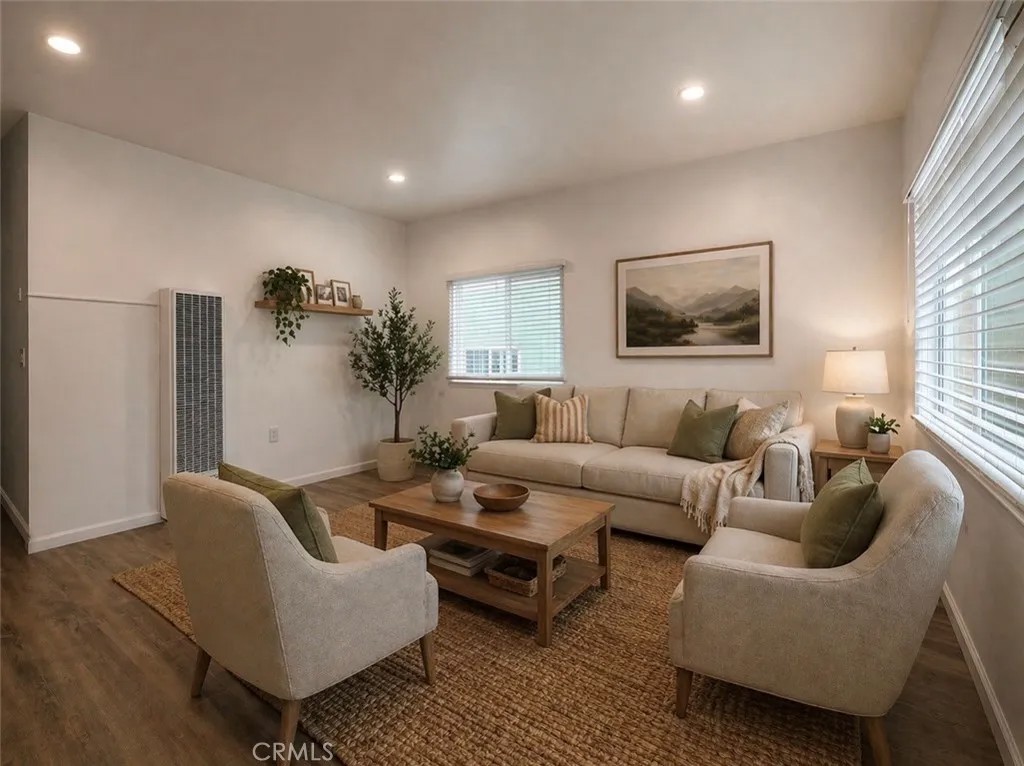 1364 E 20th