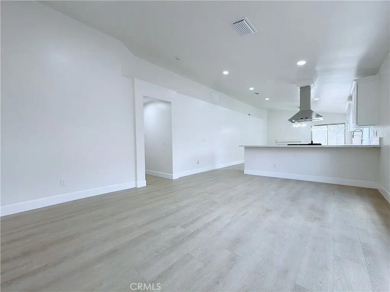 518 E Avenue J11