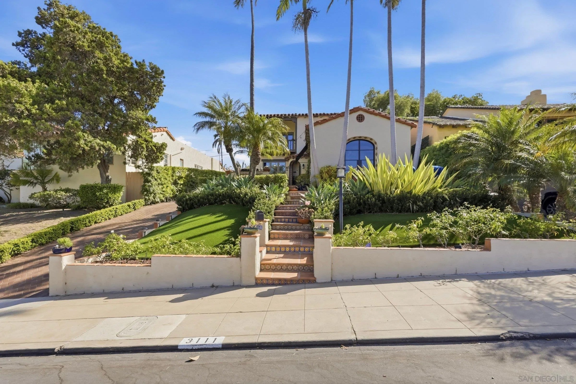 3111 Dumas