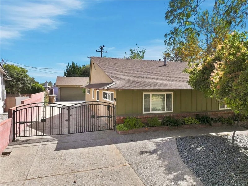 838 Maryhurst